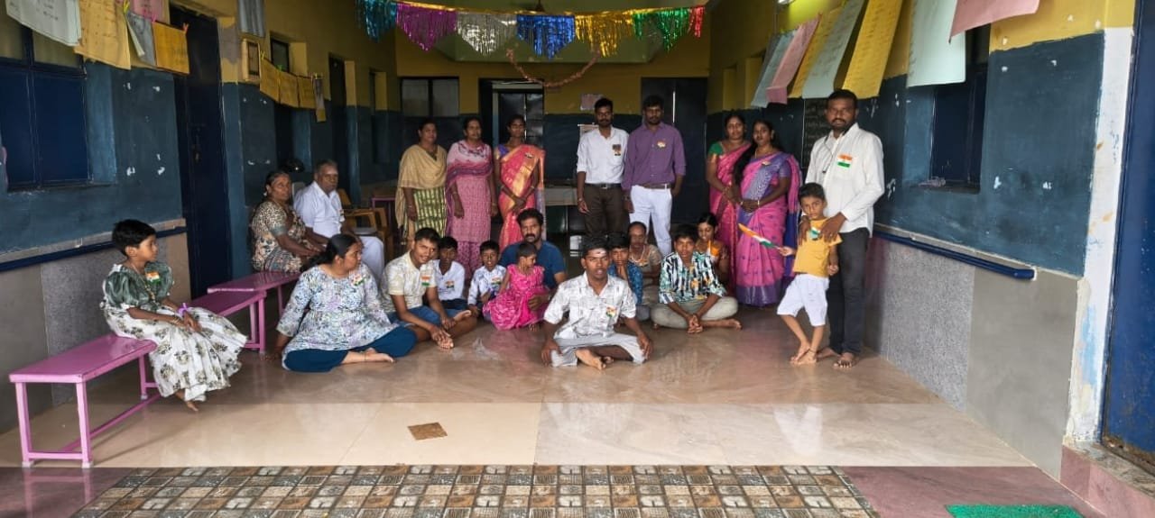 Independence Day celebration with families at the centre